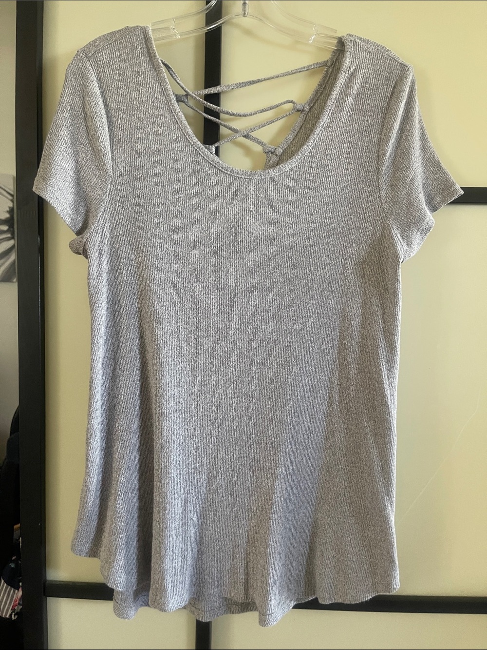 Women's Gray Short-Sleeve Crisscross Back Top